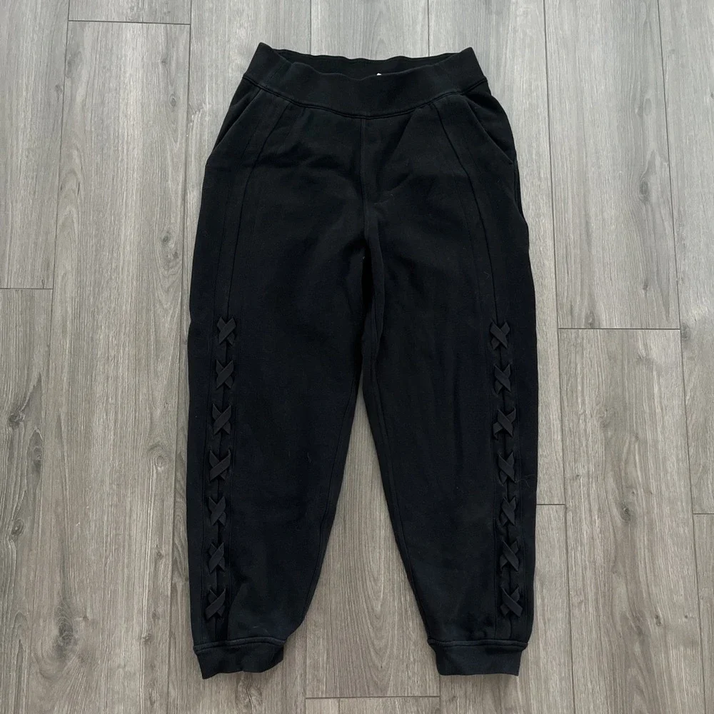 Lululemon Braided Detail Joggers Sweatpants Womens 8 Elastic Waist Pockets Black